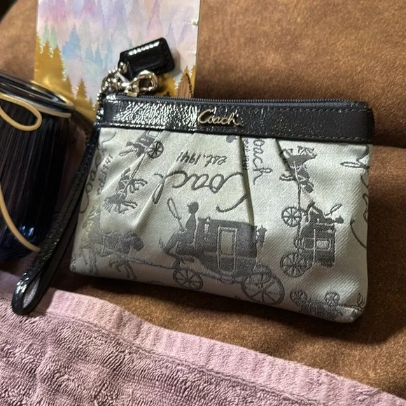 Vintage COACH perfect pre-loved condition wristlet. Two-tone blue with silver.